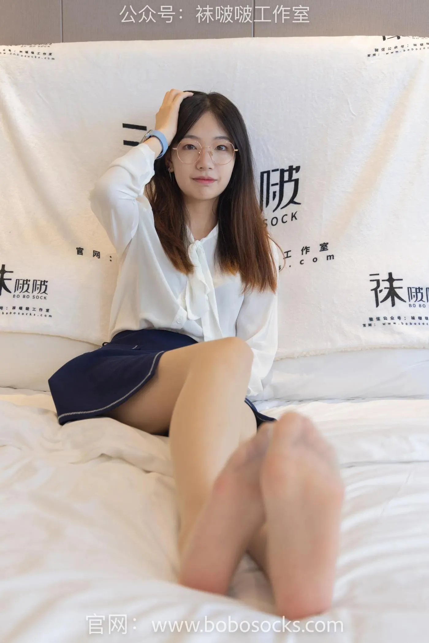 [BoBoSocks袜啵啵]NO.114 小甜豆-高跟鞋、帆布鞋、肉丝、厚黑丝 [175P]插图2
